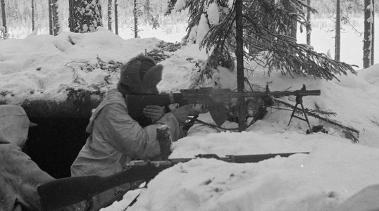 finnish-lmg-foxhole-1939.png